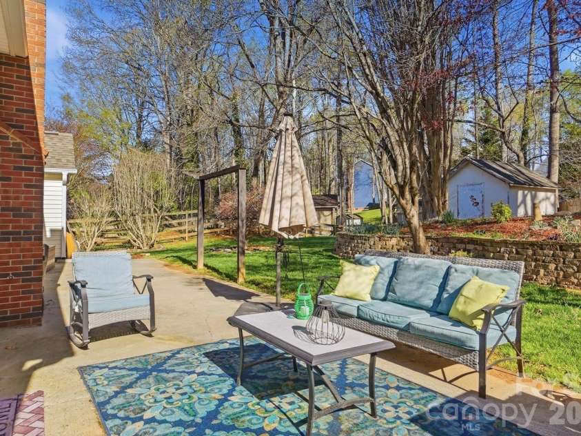 8540 Piccone Brook Lane, Charlotte, NC 28216.  MLS# CAR4358992, YatesRealty ID 12782. 