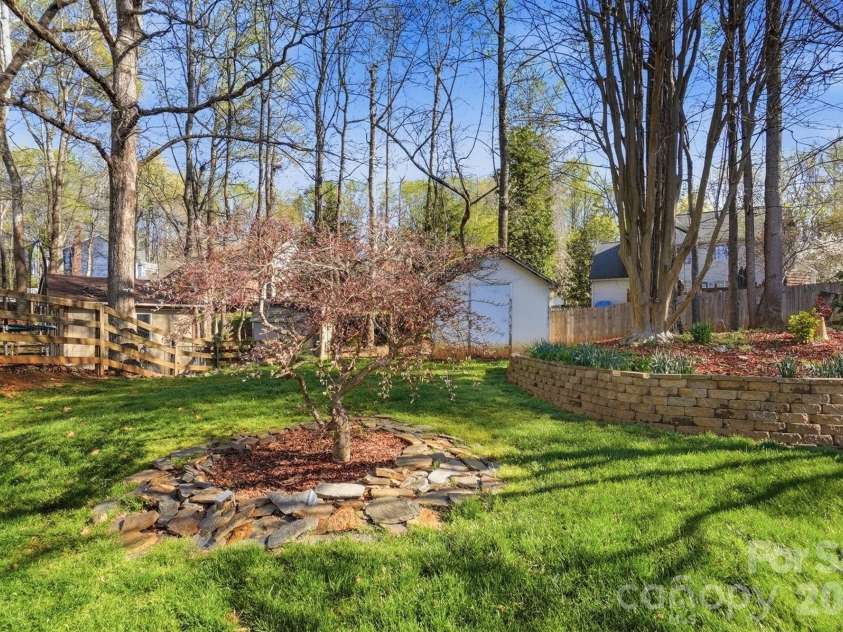8540 Piccone Brook Lane, Charlotte, NC 28216.  MLS# CAR4358992, YatesRealty ID 12782. 