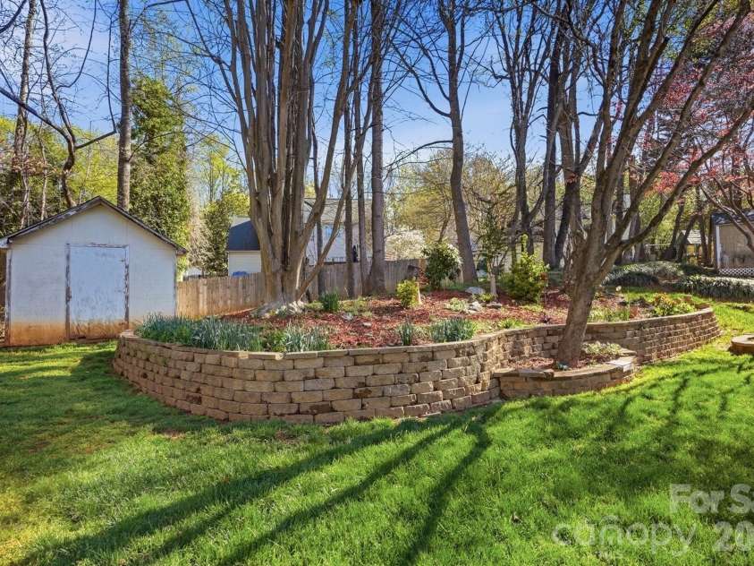 8540 Piccone Brook Lane, Charlotte, NC 28216.  MLS# CAR4358992, YatesRealty ID 12782. 