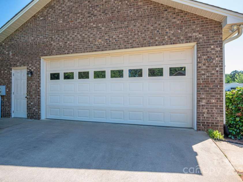 118 Sir Gregory Drive, Shelby, NC 28152.  MLS# CAR4250554, YatesRealty ID 12783. 