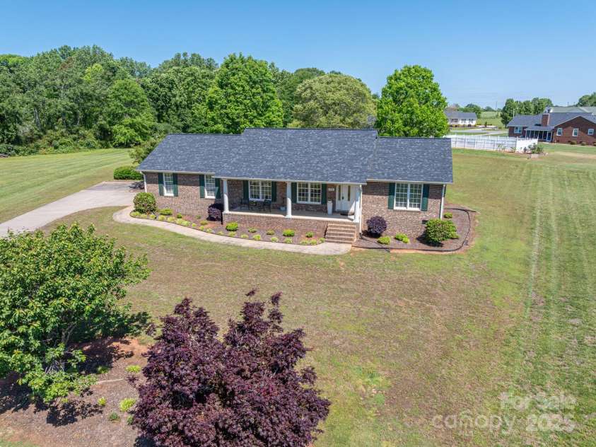 118 Sir Gregory Drive, Shelby, NC 28152.  MLS# CAR4250554, YatesRealty ID 12783. 