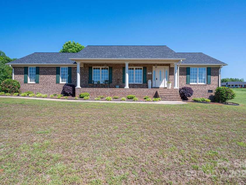 118 Sir Gregory Drive, Shelby, NC 28152.  MLS# CAR4250554, YatesRealty ID 12783. 