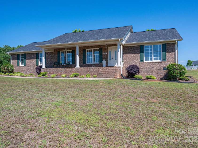118 Sir Gregory Drive, Shelby, NC 28152.  MLS# CAR4250554, YatesRealty ID 12783. 
