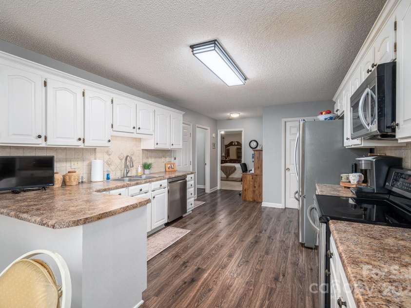 118 Sir Gregory Drive, Shelby, NC 28152.  MLS# CAR4250554, YatesRealty ID 12783. 