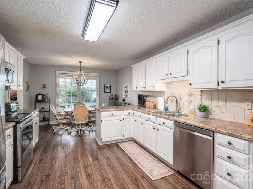 118 Sir Gregory Drive, Shelby, NC 28152.  MLS# CAR4250554, YatesRealty ID 12783. 