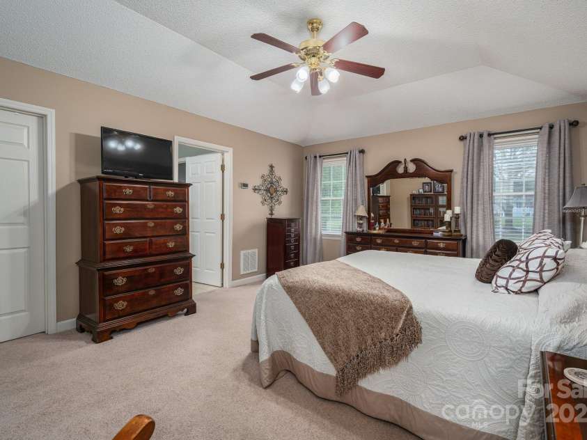 118 Sir Gregory Drive, Shelby, NC 28152.  MLS# CAR4250554, YatesRealty ID 12783. 