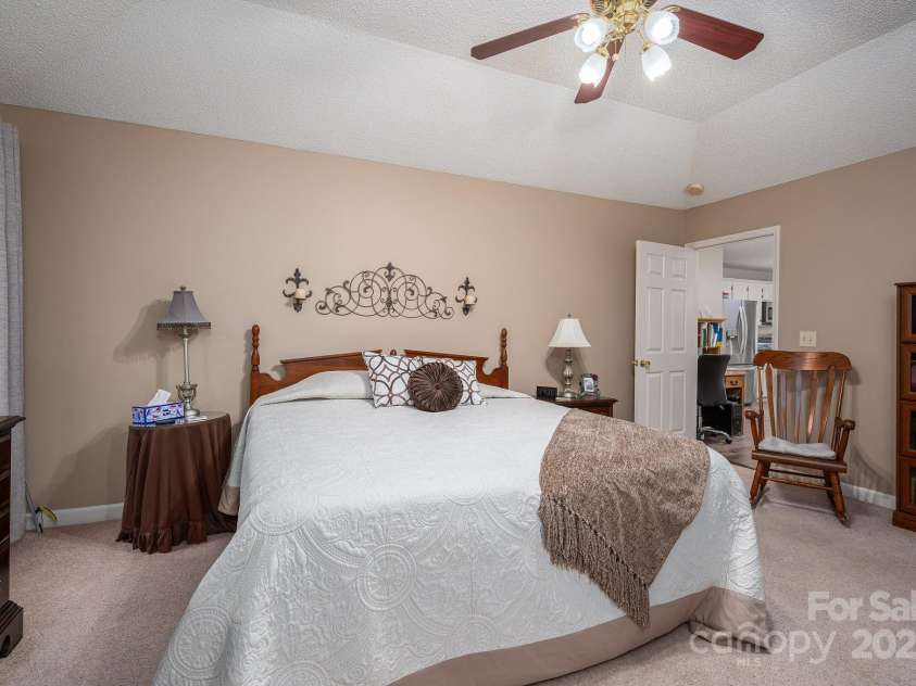 118 Sir Gregory Drive, Shelby, NC 28152.  MLS# CAR4250554, YatesRealty ID 12783. 