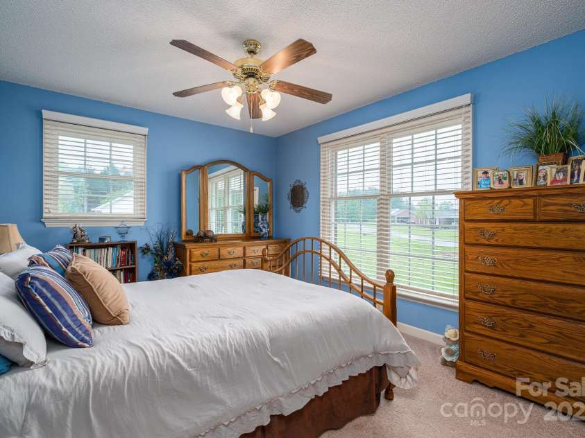 118 Sir Gregory Drive, Shelby, NC 28152.  MLS# CAR4250554, YatesRealty ID 12783. 