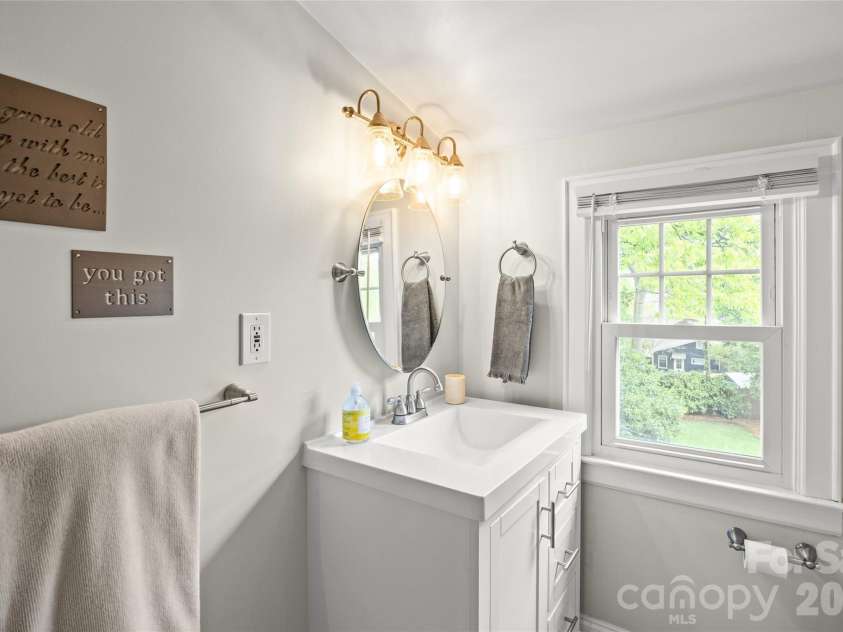1825 Sprague Avenue, Charlotte, NC 28205.  MLS# CAR4358946, YatesRealty ID 12783. 