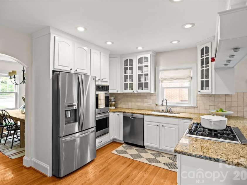 1825 Sprague Avenue, Charlotte, NC 28205.  MLS# CAR4358946, YatesRealty ID 12783. 