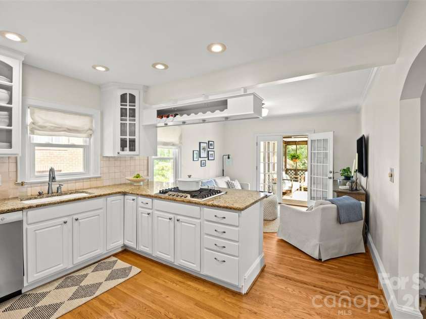 1825 Sprague Avenue, Charlotte, NC 28205.  MLS# CAR4358946, YatesRealty ID 12783. 