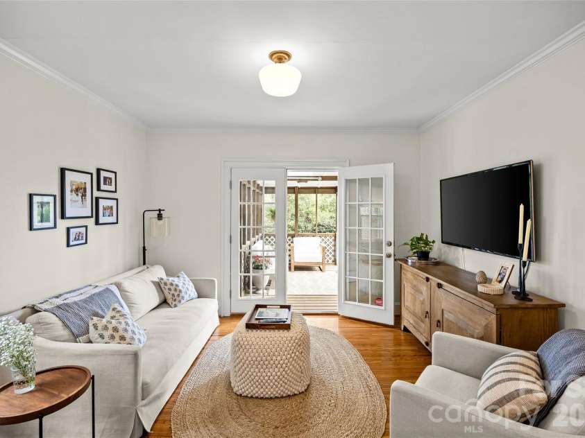 1825 Sprague Avenue, Charlotte, NC 28205.  MLS# CAR4358946, YatesRealty ID 12783. 