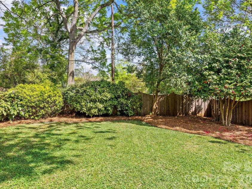 1825 Sprague Avenue, Charlotte, NC 28205.  MLS# CAR4358946, YatesRealty ID 12783. 