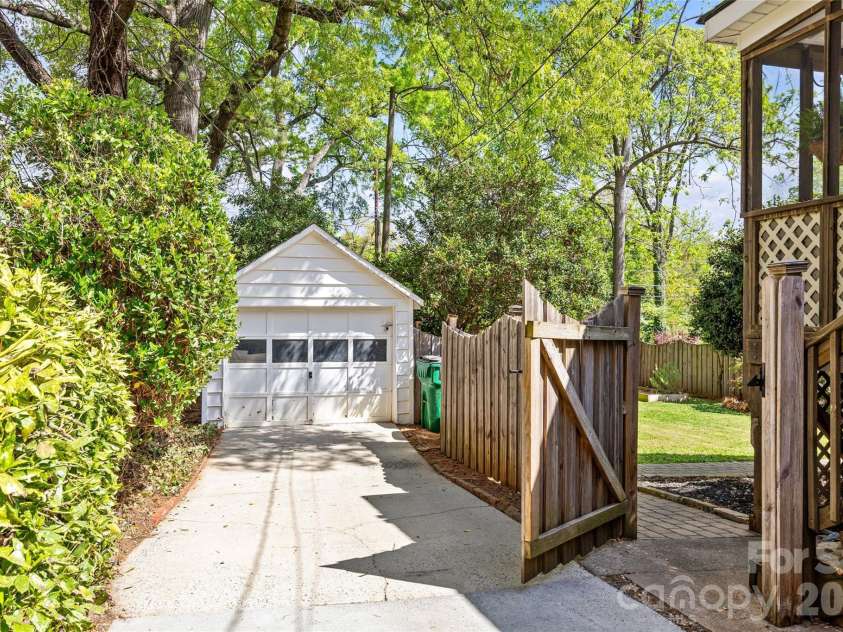 1825 Sprague Avenue, Charlotte, NC 28205.  MLS# CAR4358946, YatesRealty ID 12783. 