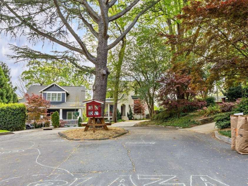 1825 Sprague Avenue, Charlotte, NC 28205.  MLS# CAR4358946, YatesRealty ID 12783. 