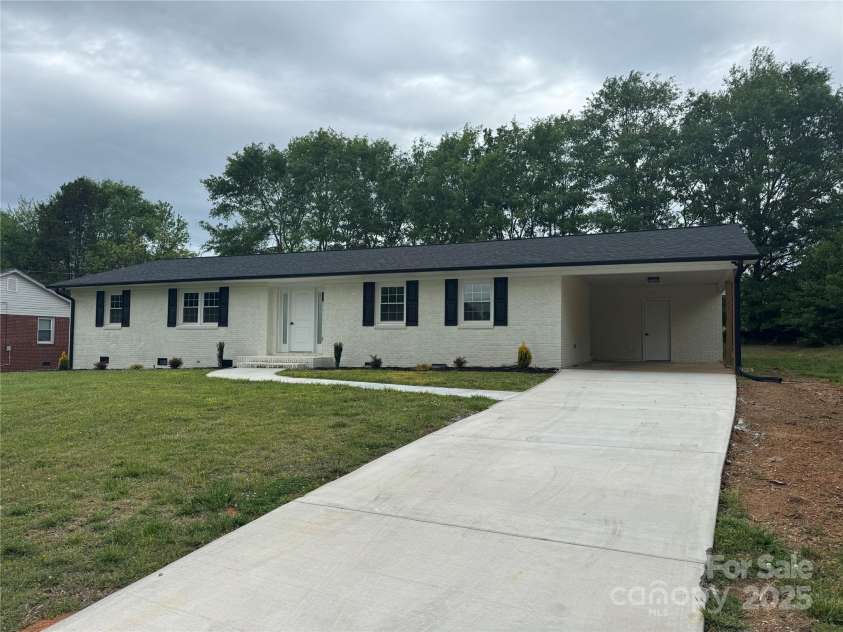 117 Woodland Avenue, Shelby, NC 28152.  MLS# CAR4252190, YatesRealty ID 12784. 