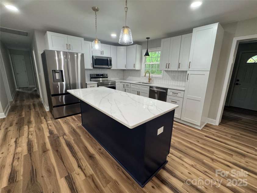 117 Woodland Avenue, Shelby, NC 28152.  MLS# CAR4252190, YatesRealty ID 12784. 