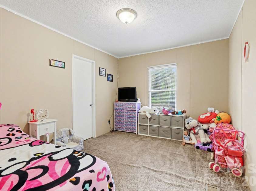 5139 Pine Springs Drive, Bessemer City, NC 28016.  MLS# CAR4360416, YatesRealty ID 12784. 