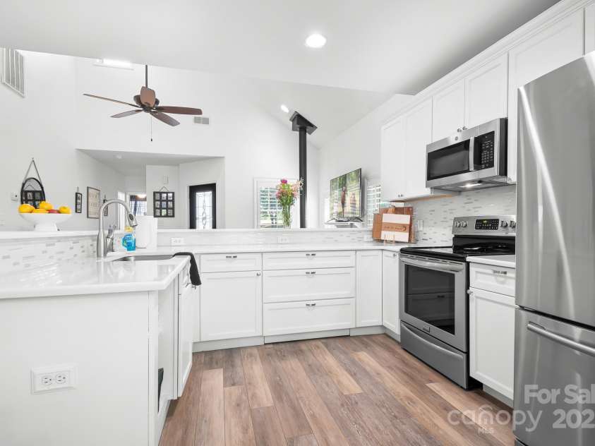 720 Cricket Lane, Mt Ulla, NC 28125.  MLS# CAR4254879, YatesRealty ID 12785. Kitchen