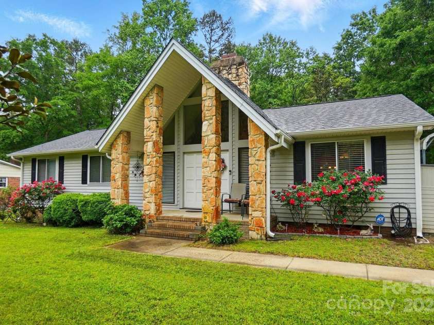 116 Pelham Lane, Fort Mill, SC 29715.  MLS# CAR4247549, YatesRealty ID 12786. 