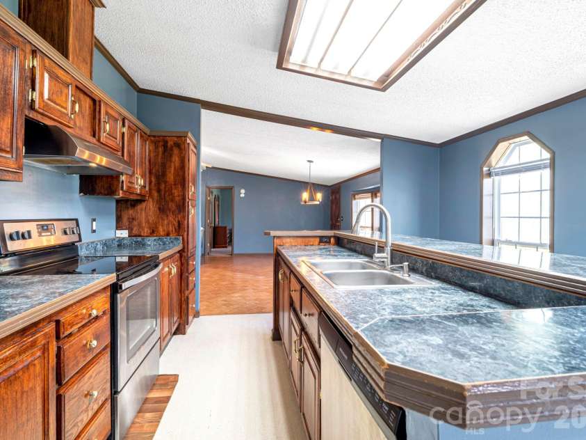 36 Tyler Cove, Alexander, NC 28701.  MLS# CAR4343099, YatesRealty ID 12786. Kitchen