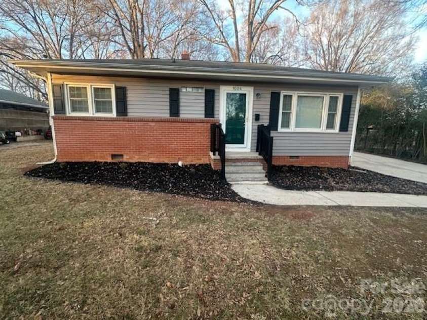 1004 8th Avenue, Gastonia, NC 28054.  MLS# CAR4340427, YatesRealty ID 12787. Front