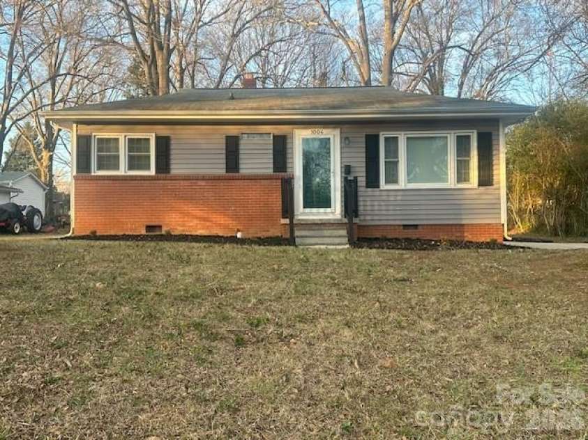 1004 8th Avenue, Gastonia, NC 28054.  MLS# CAR4340427, YatesRealty ID 12787. Front