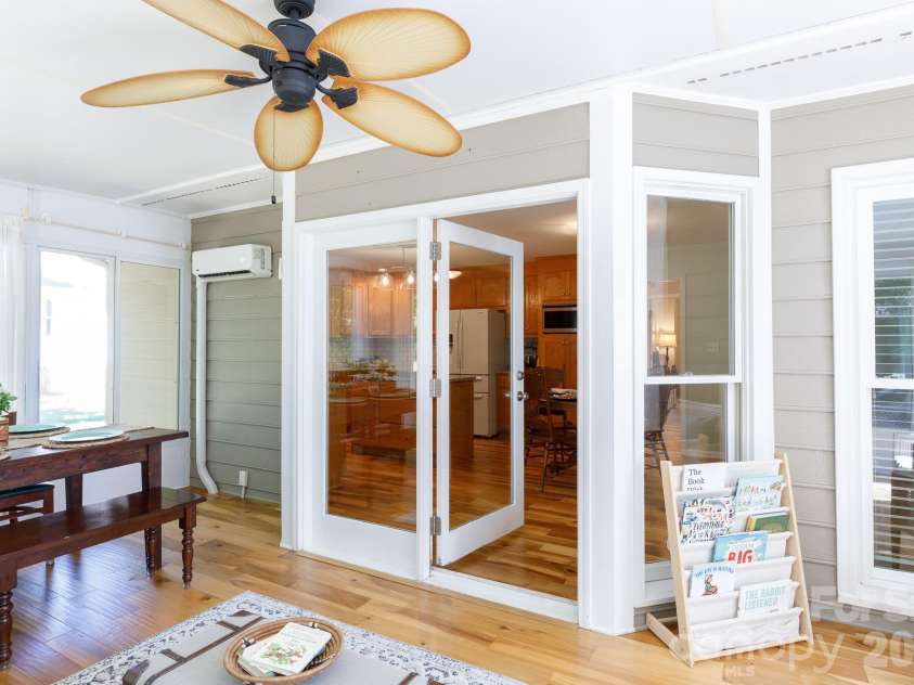 228 Timberlane Drive, Belmont, NC 28012.  MLS# CAR4369910, YatesRealty ID 12788. Sunroom off kitchen