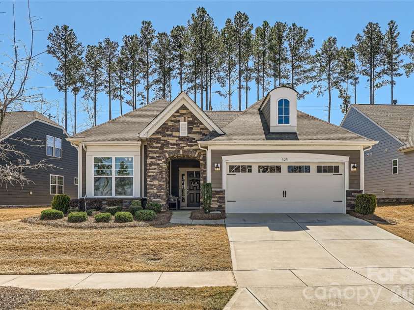 525 Cellini Place, Mount Holly, NC 28120.  MLS# CAR4355702, YatesRealty ID 12789. 