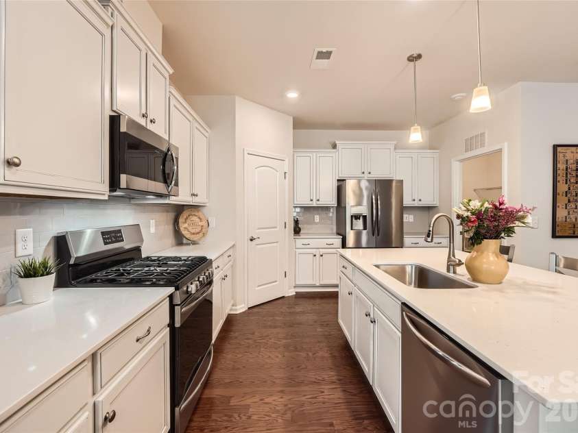525 Cellini Place, Mount Holly, NC 28120.  MLS# CAR4355702, YatesRealty ID 12789. 