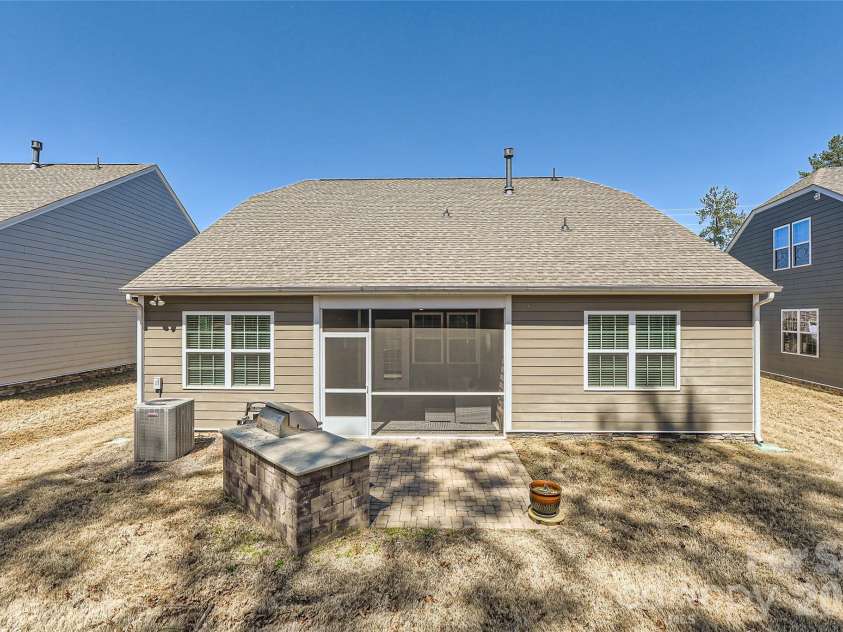 525 Cellini Place, Mount Holly, NC 28120.  MLS# CAR4355702, YatesRealty ID 12789. 