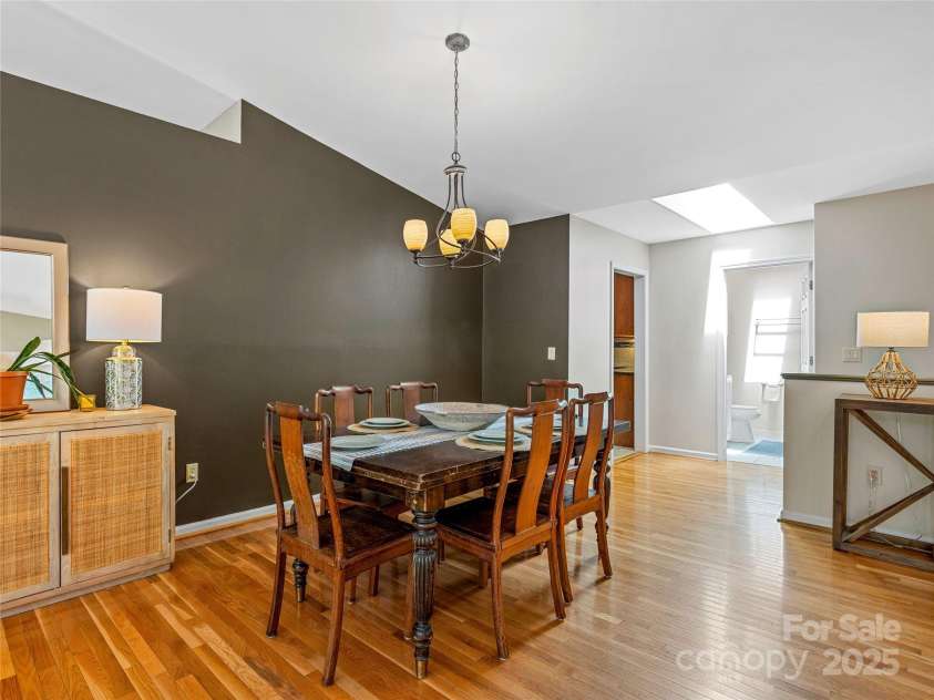 150 Sondley Parkway, Asheville, NC 28805.  MLS# CAR4280880, YatesRealty ID 1279. Dining