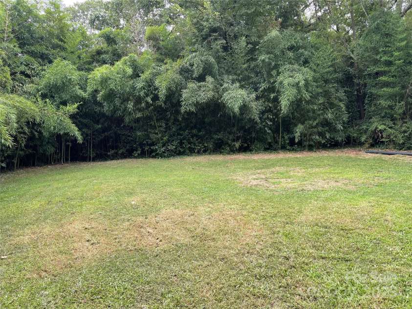 647 Reeves Court, Charlotte, NC 28208.  MLS# CAR4166731, YatesRealty ID 1279. 