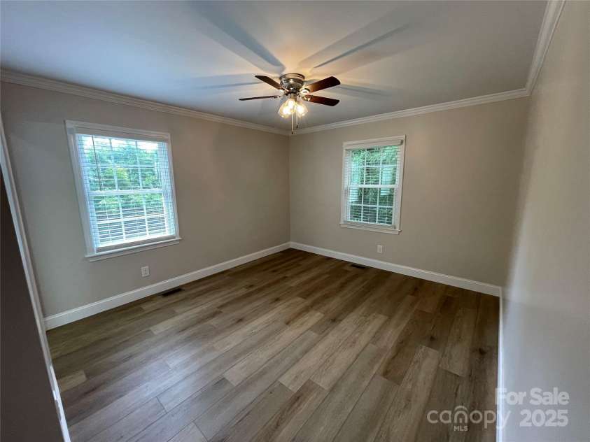647 Reeves Court, Charlotte, NC 28208.  MLS# CAR4166731, YatesRealty ID 1279. Primary Bedroom