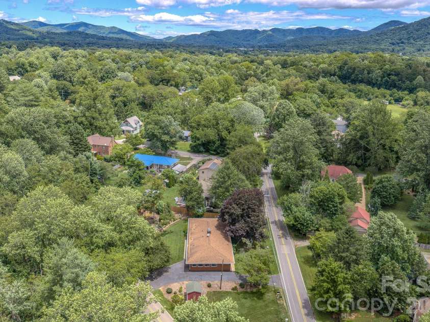 105 Alexander Avenue, Swannanoa, NC 28778.  MLS# CAR4289989, YatesRealty ID 12790. 