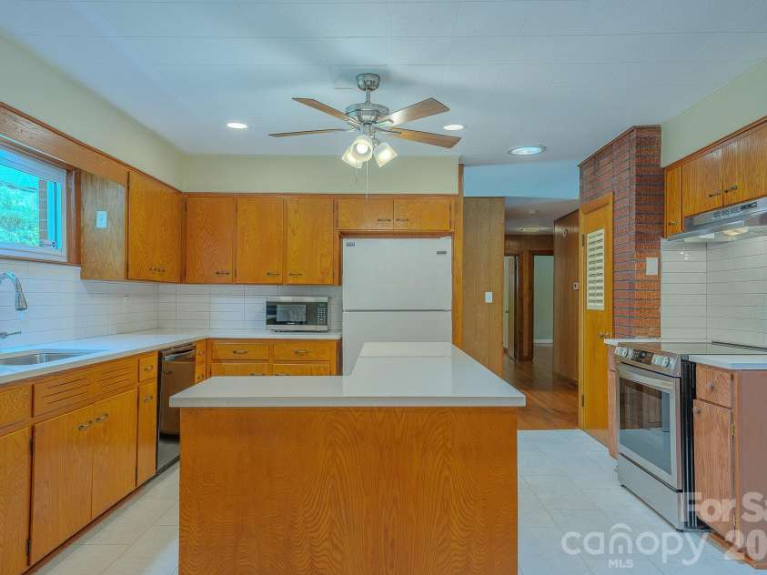105 Alexander Avenue, Swannanoa, NC 28778.  MLS# CAR4289989, YatesRealty ID 12790. Updated kitchen