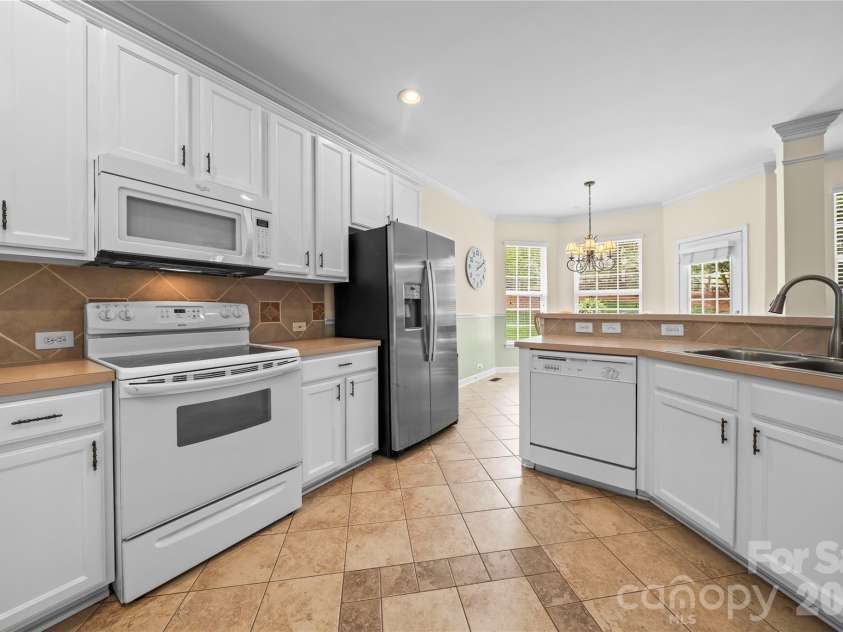 729 Knightswood Road, Fort Mill, SC 29708.  MLS# CAR4367713, YatesRealty ID 12791. 