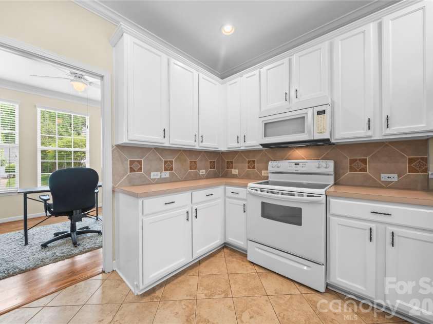 729 Knightswood Road, Fort Mill, SC 29708.  MLS# CAR4367713, YatesRealty ID 12791. 