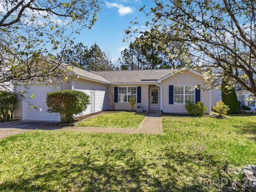 10359 Gold Pan Road, Charlotte, NC 28215.  MLS# CAR4353076, YatesRealty ID 12792. 