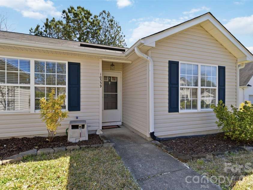 10359 Gold Pan Road, Charlotte, NC 28215.  MLS# CAR4353076, YatesRealty ID 12792. 