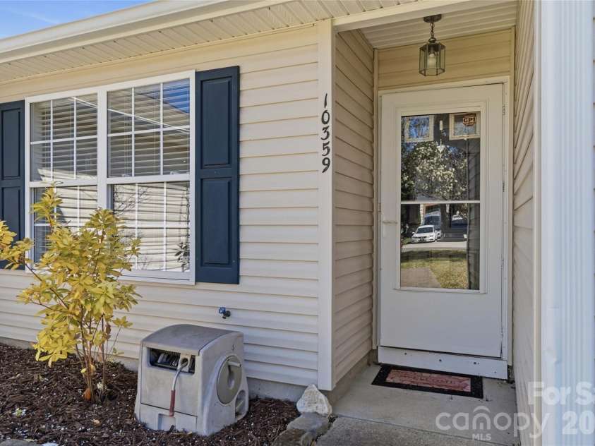 10359 Gold Pan Road, Charlotte, NC 28215.  MLS# CAR4353076, YatesRealty ID 12792. 