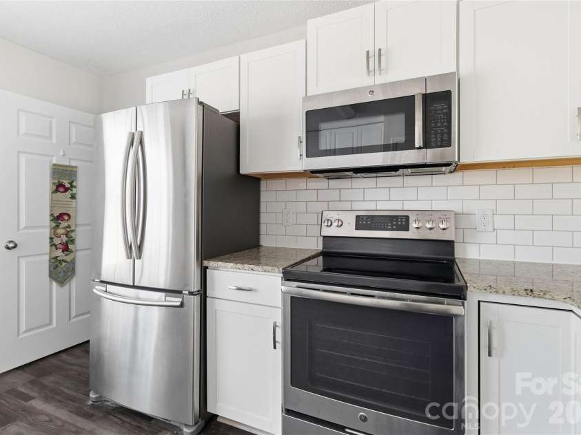 10359 Gold Pan Road, Charlotte, NC 28215.  MLS# CAR4353076, YatesRealty ID 12792. 