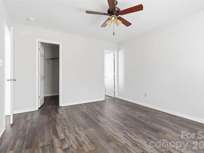 10359 Gold Pan Road, Charlotte, NC 28215.  MLS# CAR4353076, YatesRealty ID 12792. 