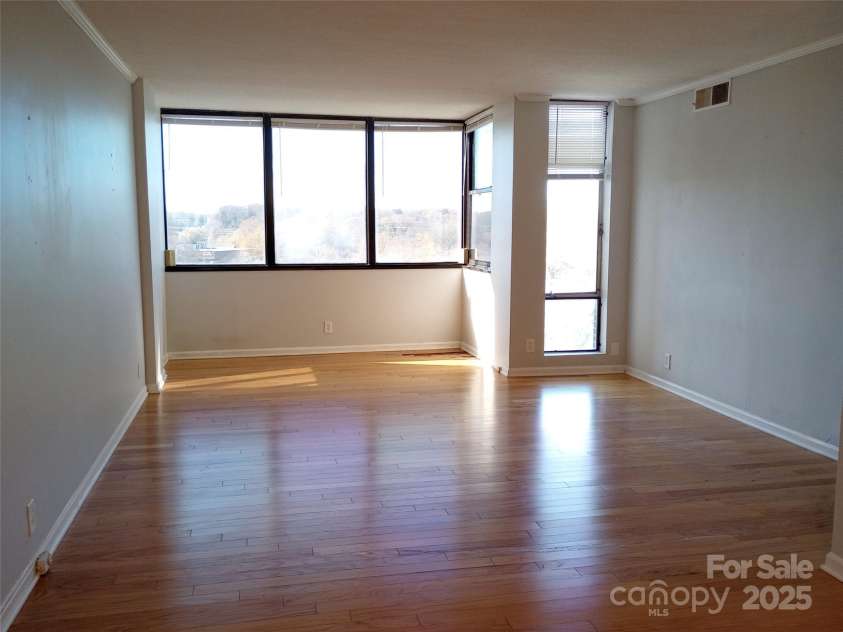 1101 Elm Street, Greensboro, NC 27401.  MLS# CAR4252290, YatesRealty ID 12792. 