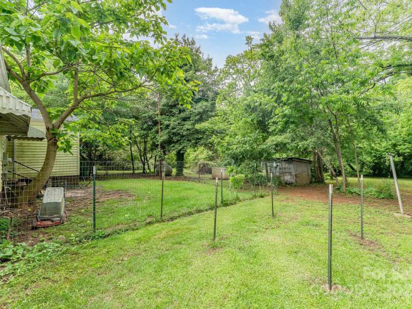 2556 Salem Church Road, Lincolnton, NC 28092.  MLS# CAR4256472, YatesRealty ID 12793. 