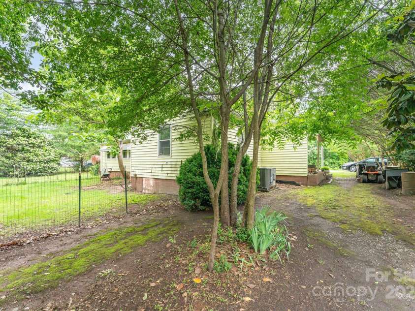 2556 Salem Church Road, Lincolnton, NC 28092.  MLS# CAR4256472, YatesRealty ID 12793. 