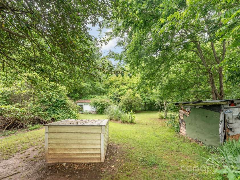 2556 Salem Church Road, Lincolnton, NC 28092.  MLS# CAR4256472, YatesRealty ID 12793. 