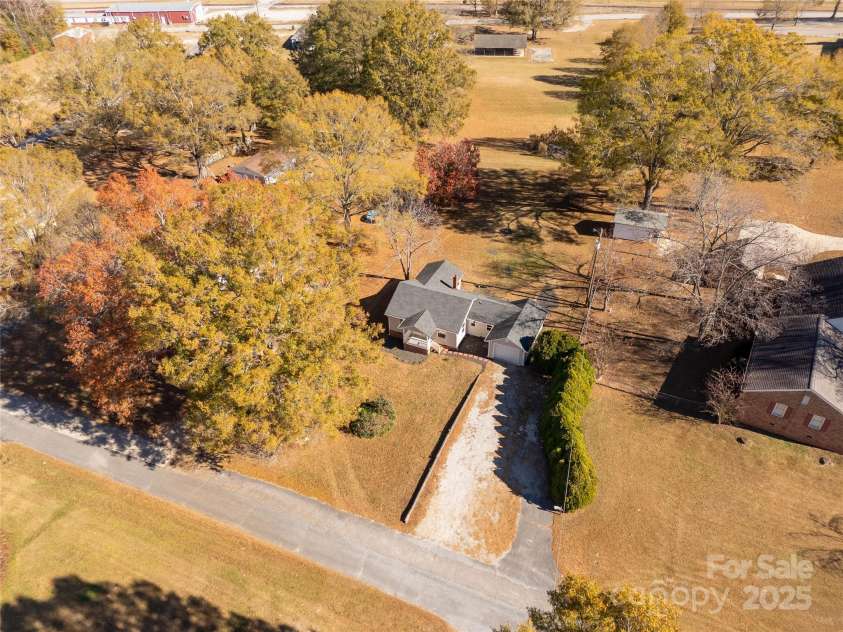 2429 Bartlett Street, Lancaster, SC 29720.  MLS# CAR4322216, YatesRealty ID 12794. 