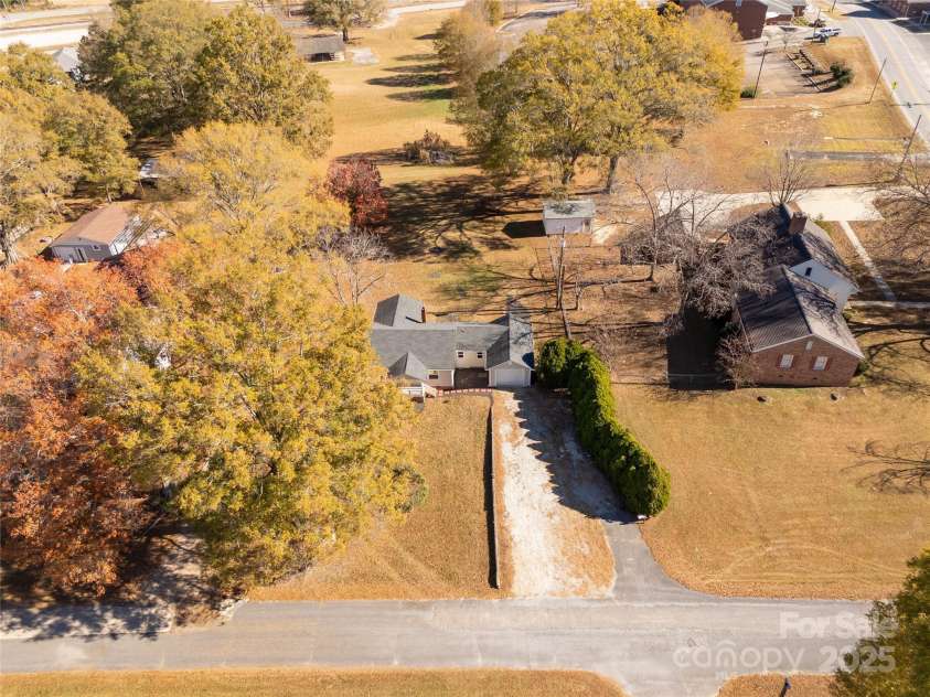 2429 Bartlett Street, Lancaster, SC 29720.  MLS# CAR4322216, YatesRealty ID 12794. 