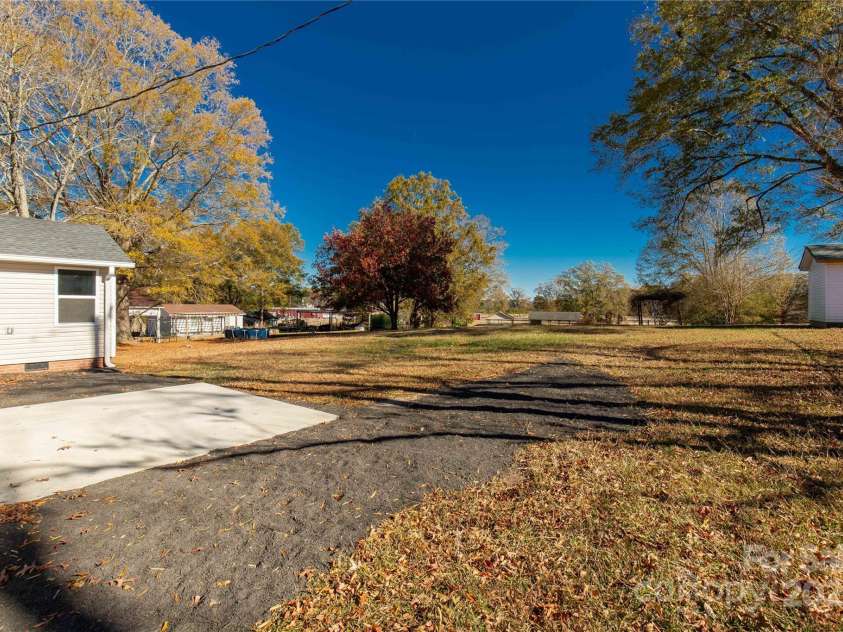 2429 Bartlett Street, Lancaster, SC 29720.  MLS# CAR4322216, YatesRealty ID 12794. 